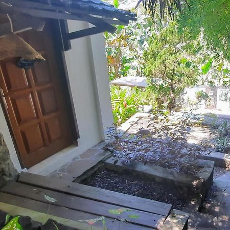 Guesthouse The 4 Fish Manado Dış mekan fotoğraf