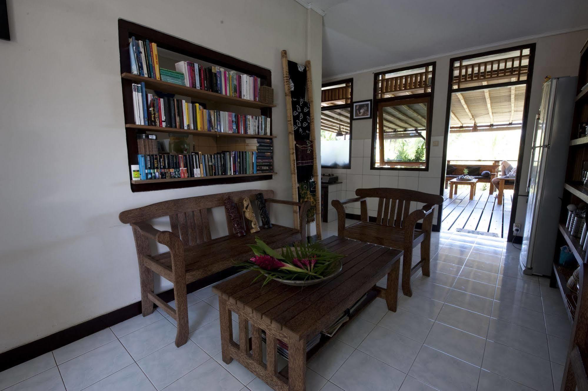 Guesthouse The 4 Fish Manado Dış mekan fotoğraf
